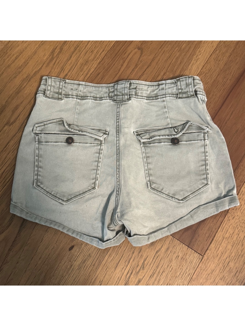 Abercrombie & Fitch Women's Light WasShorts Size 2 W26 - Picture 3 of 3